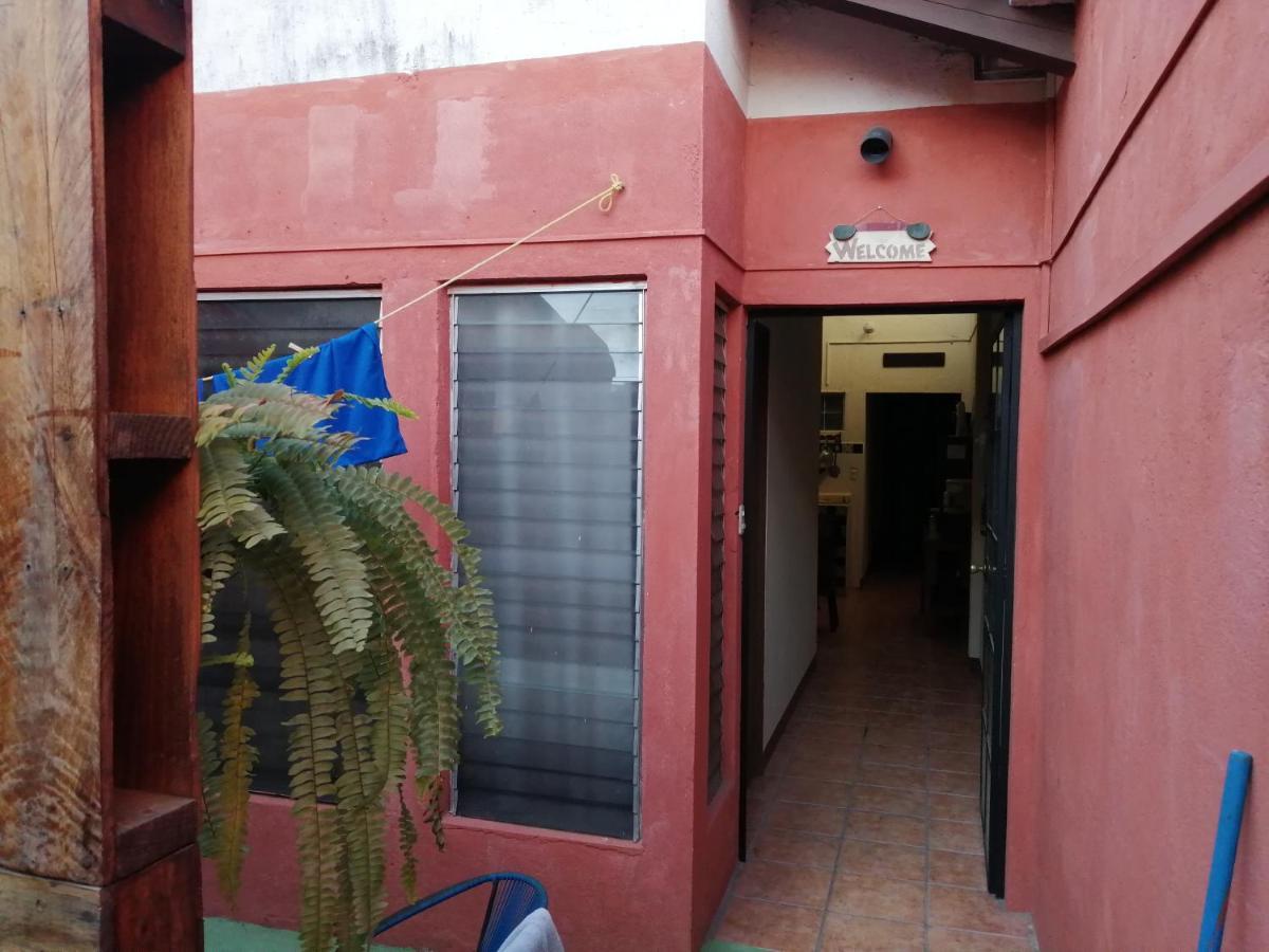 Отель Casa Ichik Antigua Guatemala Экстерьер фото